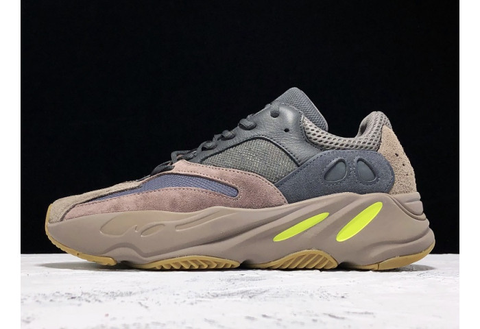 Y**zy 700 mauve ee9614