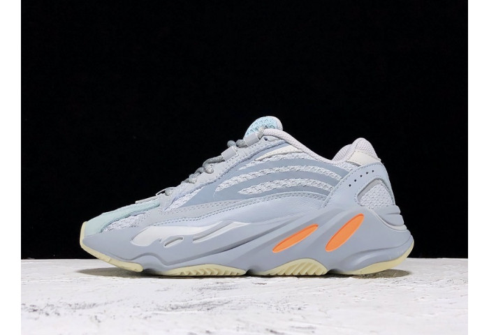 Y**zy boost 700 v2 inertia fw2549