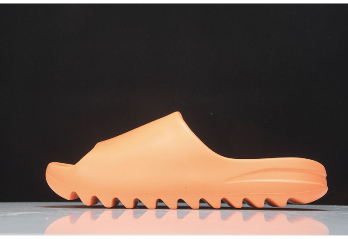 Y**zy slides 