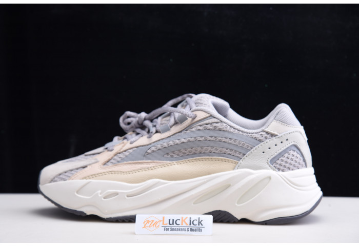 Y**zy boost 700 v2 cream gy7924