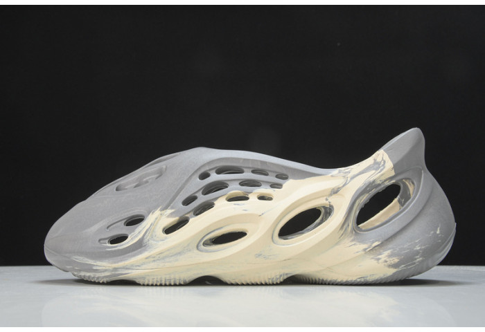 Y**zy foam rnnr mx cream clay  gv 7904