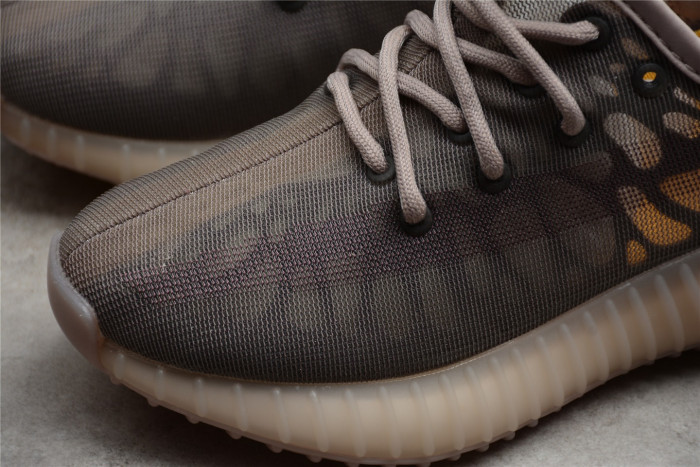 Y**zy boost 350 v2 mono mist gw2871
