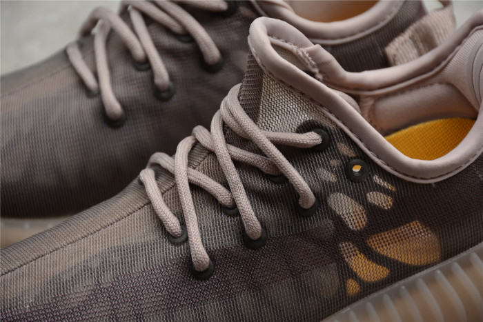 Y**zy boost 350 v2 mono mist gw2871