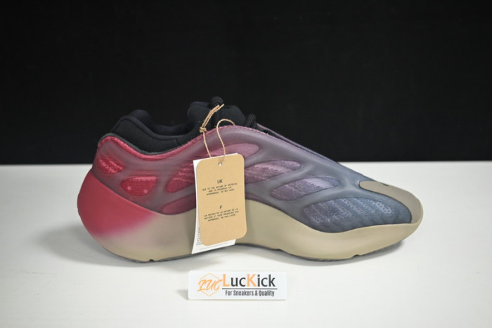 Y**zy 700 v3  gw1814