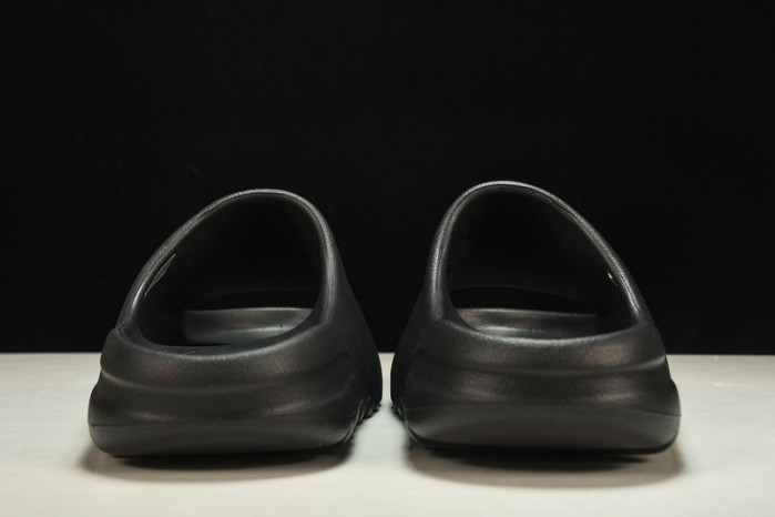 Y**zy slide“resin” hq6448