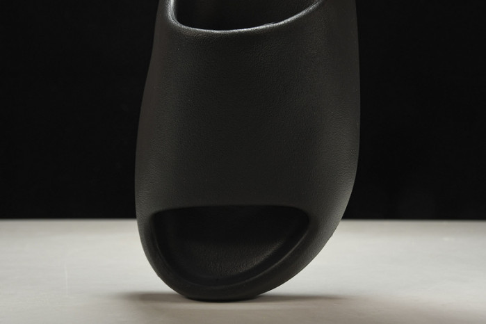 Y**zy slide“resin” hq6448