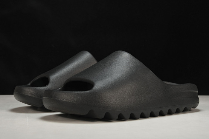 Y**zy slide“resin” hq6448