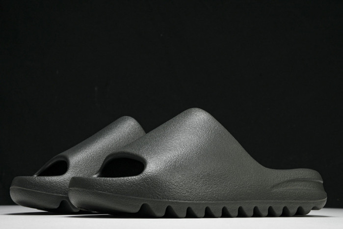 Y**zy slide id2350