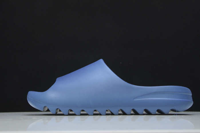 Y**zy slide fv7374