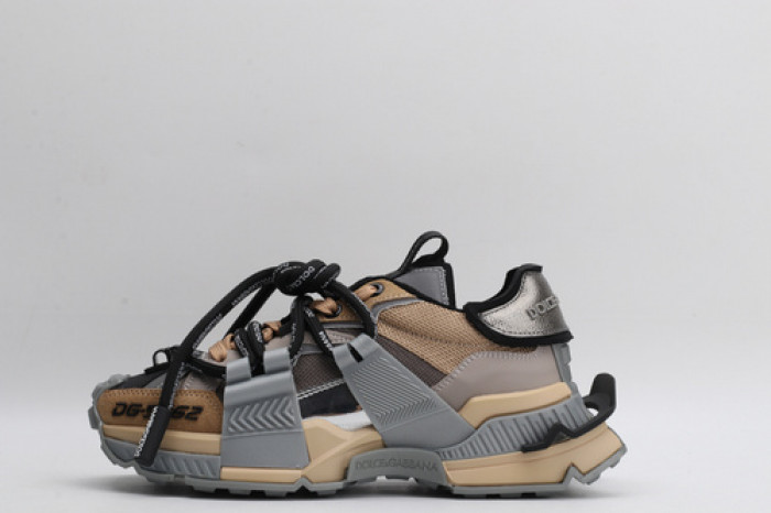 dg  sneakers  dg -012