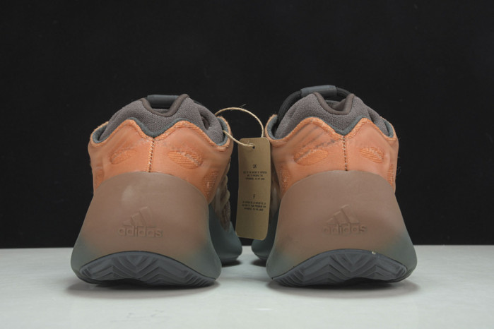 Y**zy 700 v3  “copper fade”  gy4109