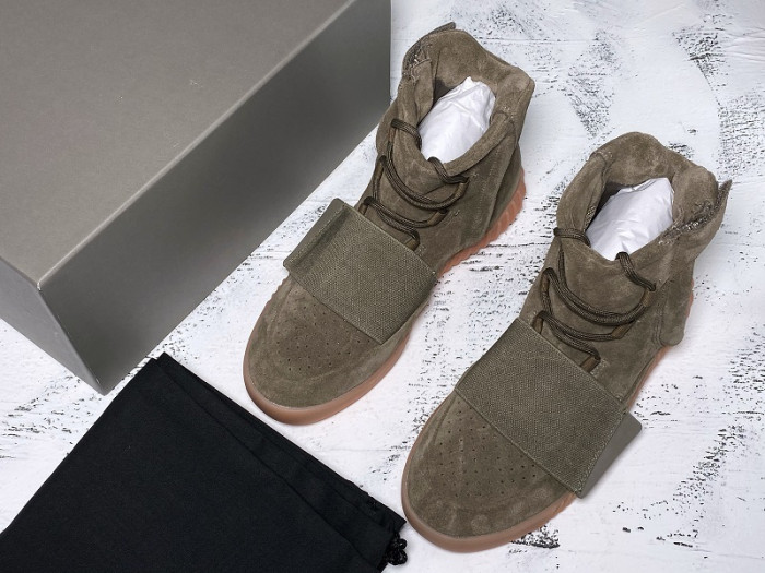 Y**zy boost 750 light brown gum (chocolate) by2456