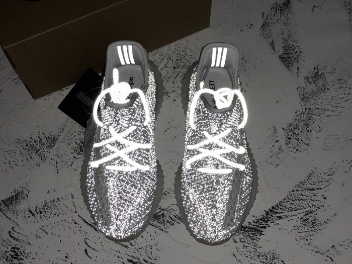 Y**zy boost 350 v2 static reflective ef2367