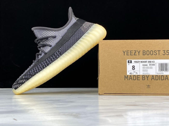 Y**zy boost 350 v2 asriel fz5000
