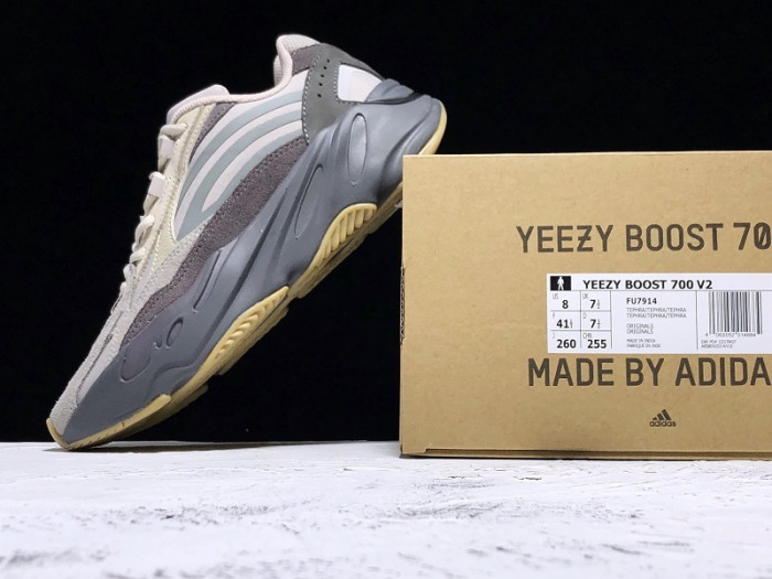 Y**zy boost 700 v2 tephra fu7914