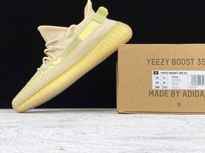 Y**zy boost 350 v2 flax fx9028