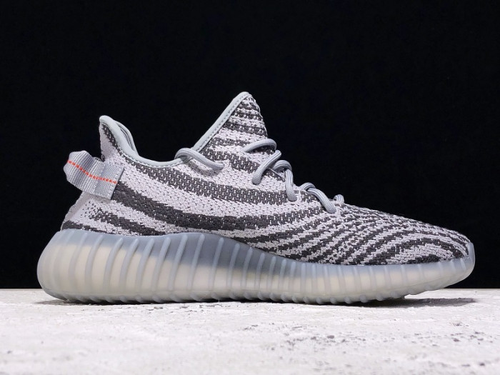 Y**zy boost 350 v2 beluga 2.0 ah2203