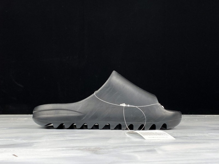 Y**zy slides 