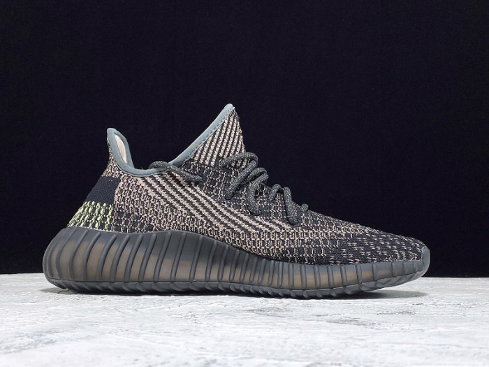 Y**zy boost 350 v2 yecheil (reflective)  fx4145