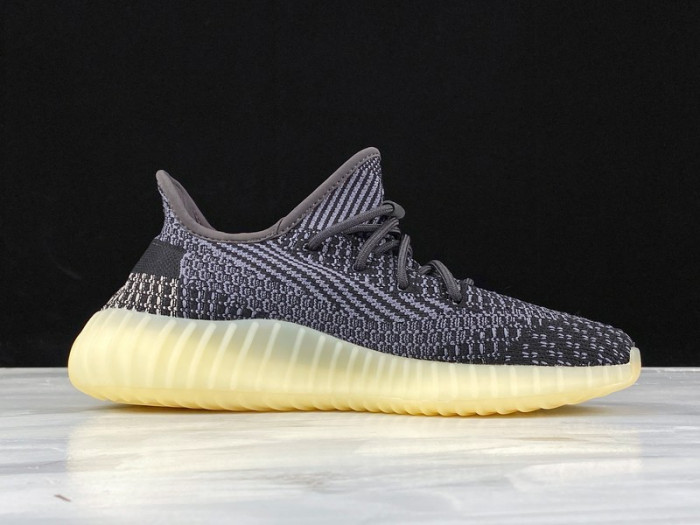Y**zy boost 350 v2 asriel fz5000