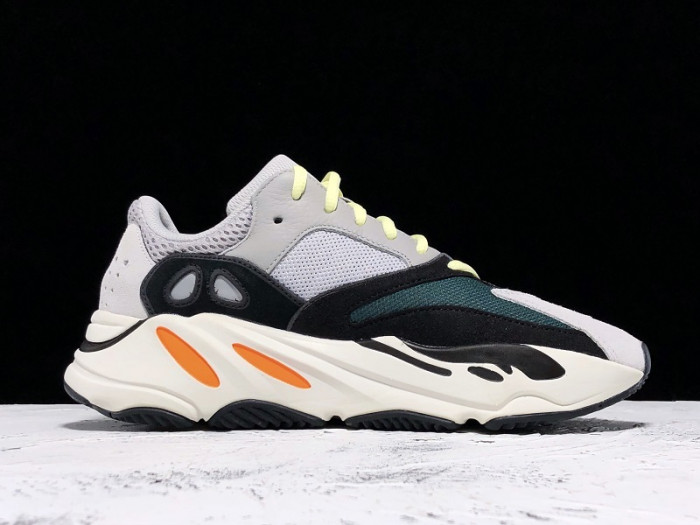 Y**zy boost 700 wave runner solid grey b75571