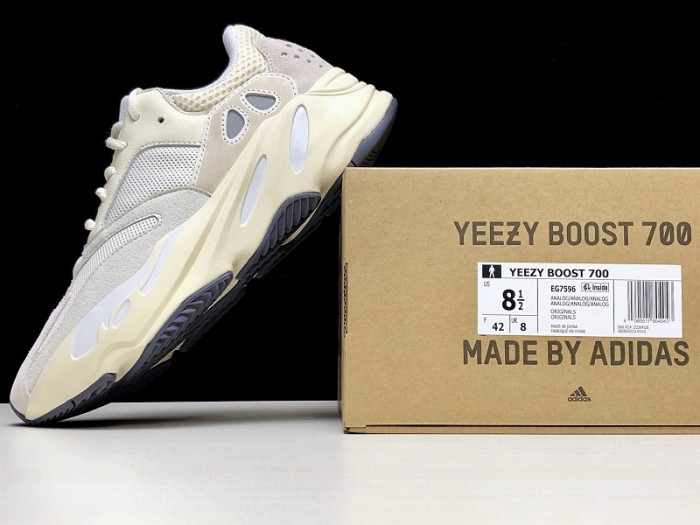Y**zy boost 700 analog eg7596