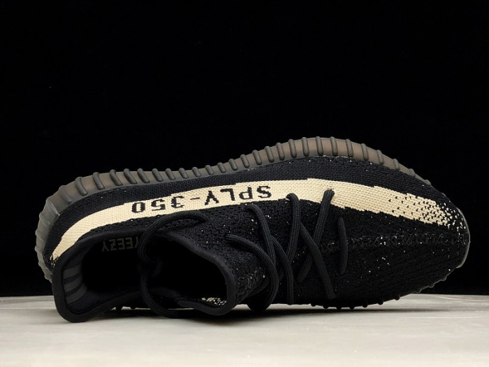 Y**zy boost 350 v2 core black white by1604