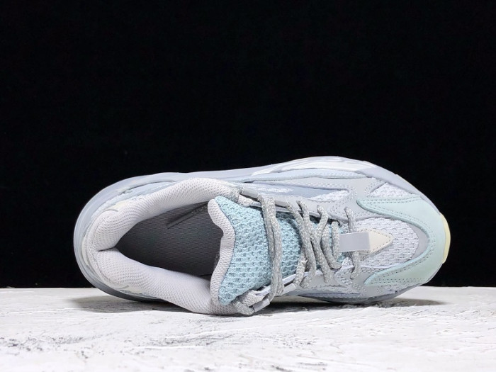 Y**zy boost 700 v2 inertia fw2549