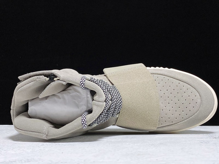 Y**zy boost 750 og light brown b35309