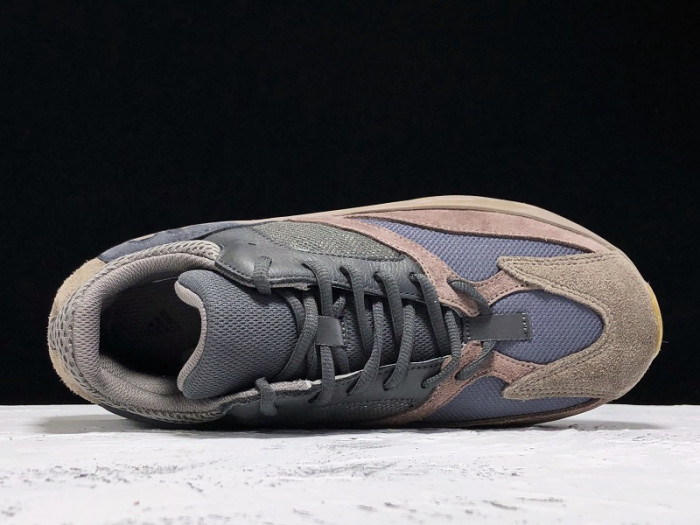 Y**zy 700 mauve ee9614