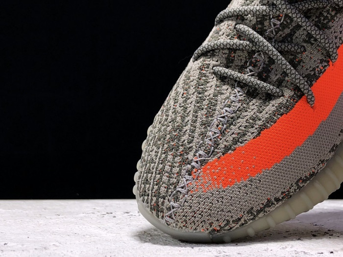 Y**zy boost 350 v2 beluga bb1826