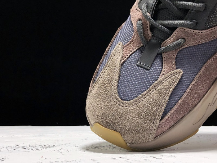 Y**zy 700 mauve ee9614