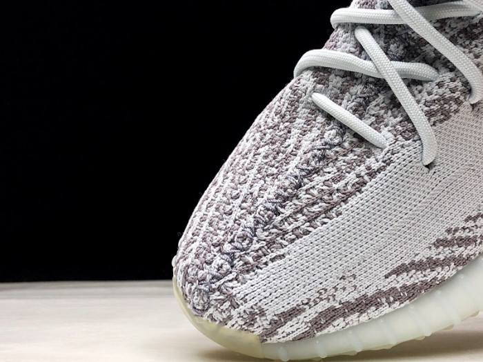 Y**zy boost 350 v2 blue tint b37571