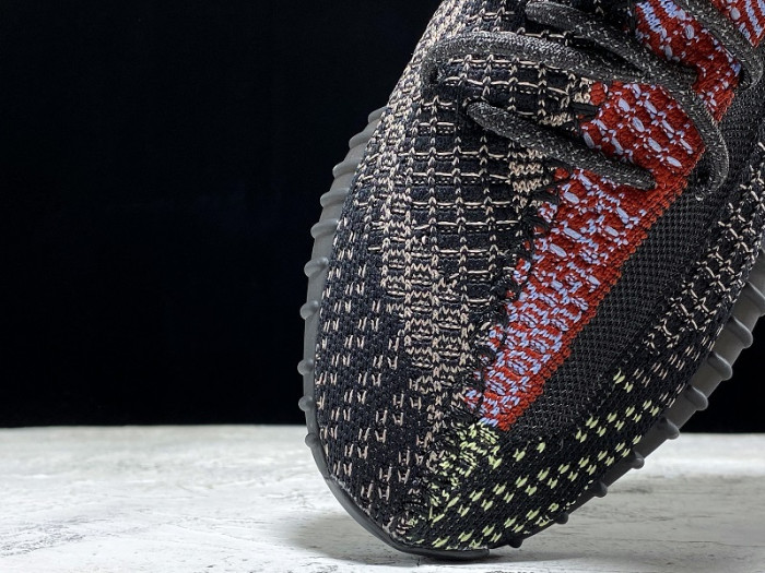 Y**zy boost 350 v2 yecheil (reflective)  fx4145