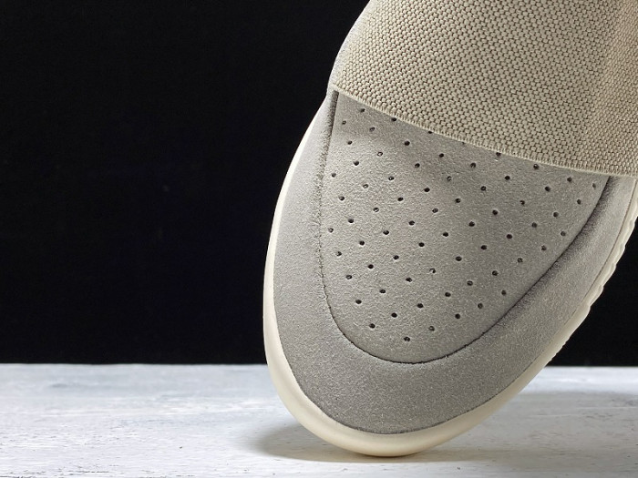 Y**zy boost 750 og light brown b35309