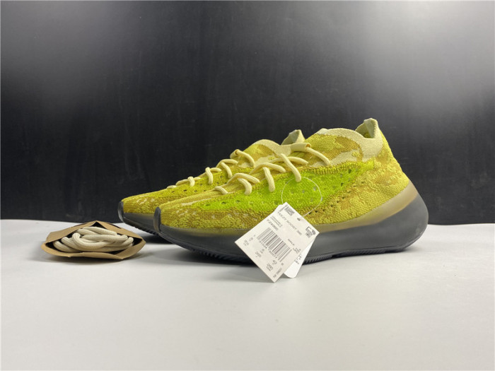 Y**zy boost 380 “hylte glow” fz4990