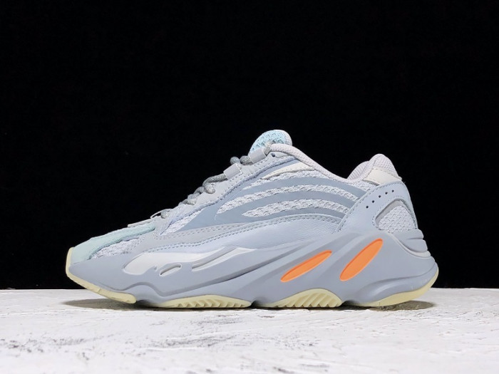 Y**zy boost 700 v2 inertia fw2549