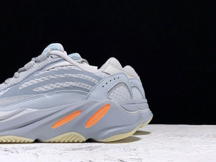 Y**zy boost 700 v2 inertia fw2549