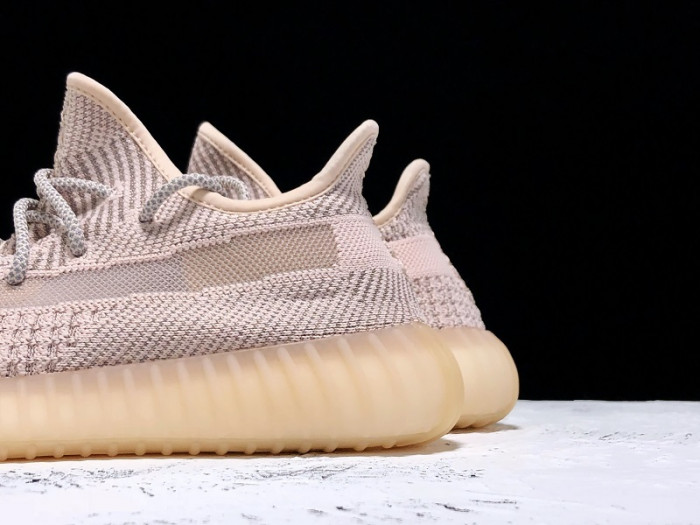 Y**zy boost 350 v2 synth (reflective) fv5666
