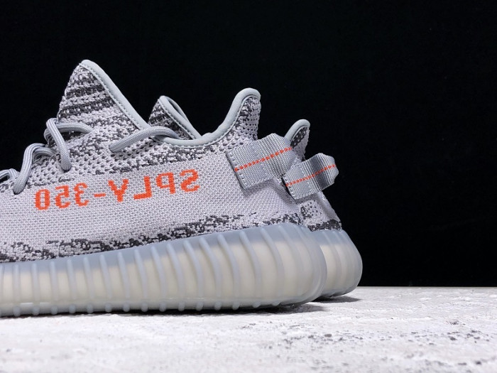 Y**zy boost 350 v2 beluga 2.0 ah2203