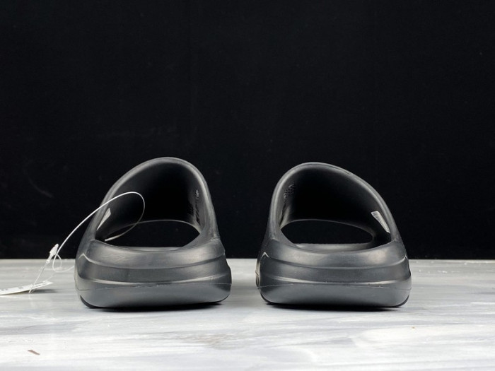 Y**zy slides 