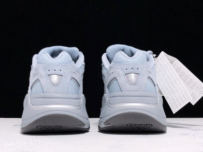 Y**zy boost 700 v2 hospital blue fv8424