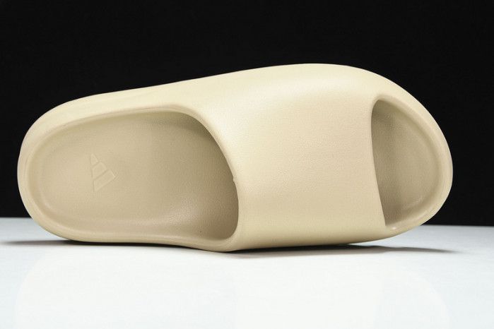 Y**zy slides 