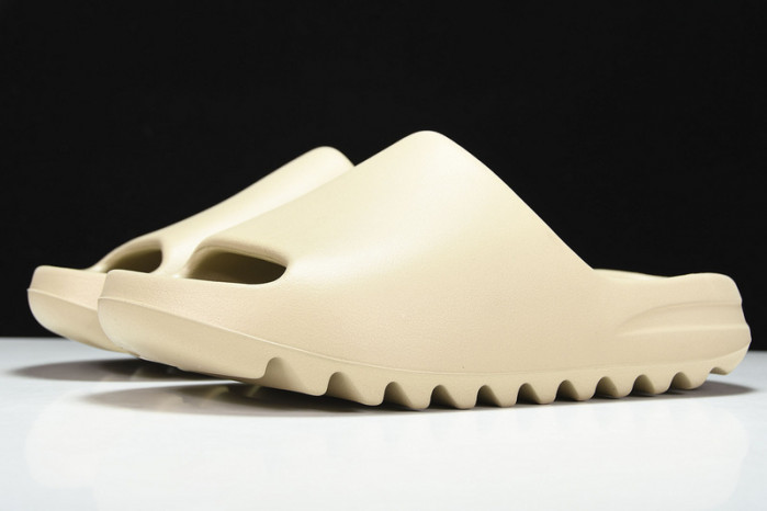 Y**zy slides 