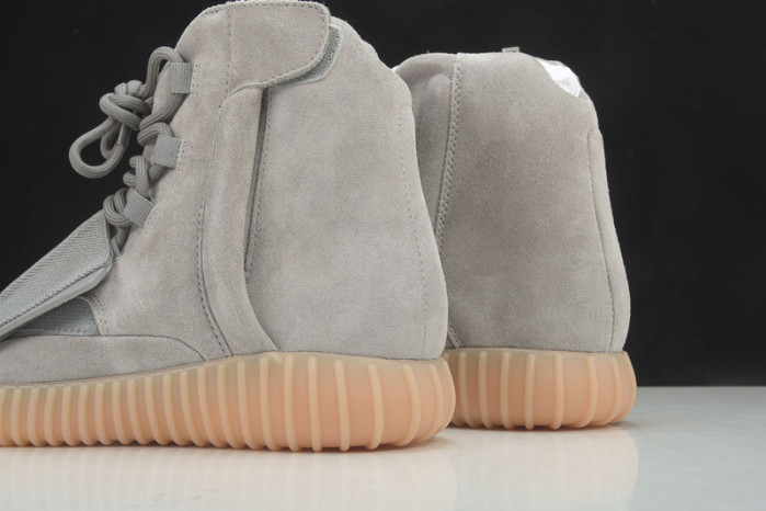 Y**zy 750 boost light grey gum glow dark bb1840