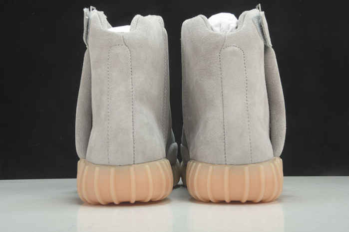 Y**zy 750 boost light grey gum glow dark bb1840