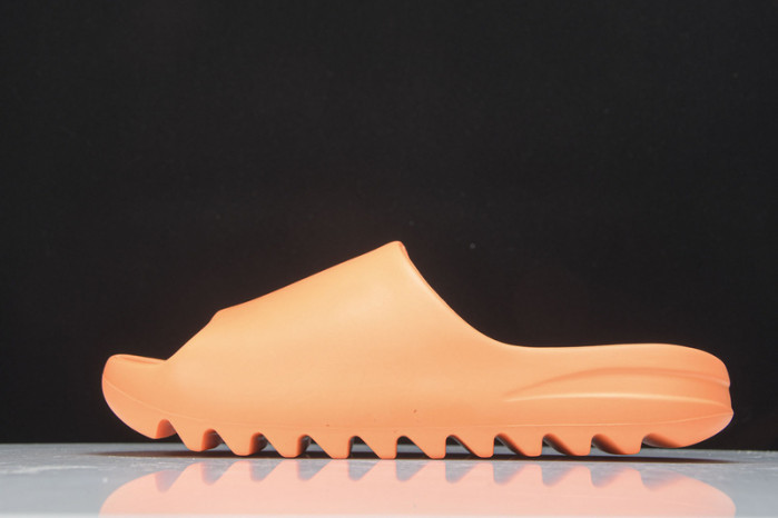 Y**zy slides ''enflame orange'' gz0953