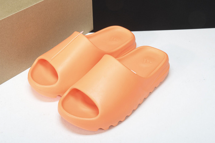 Y**zy slides 