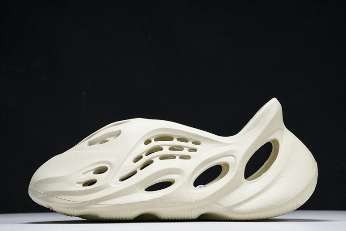 yee**zy foam runner ''sand'' fy4567