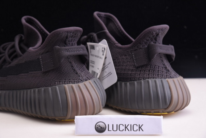 Y**zy boost 350 v2 cinder fy2903